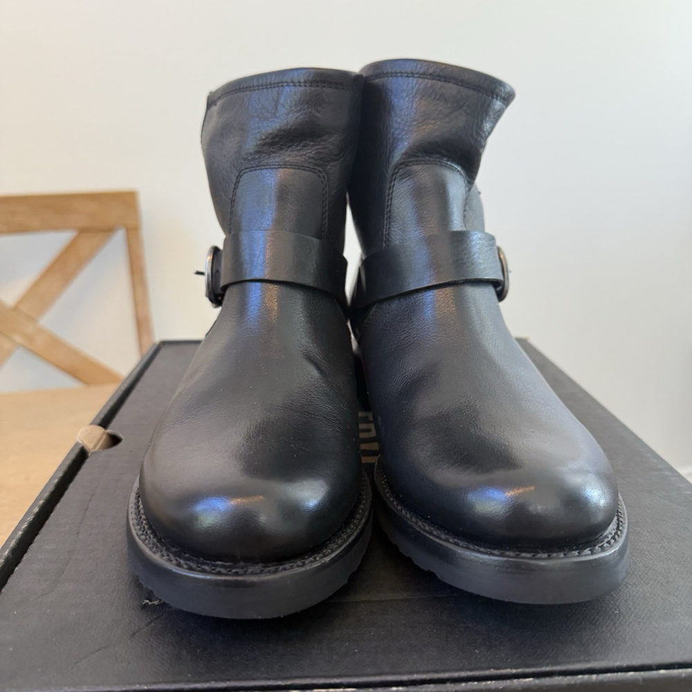 FRYE 10M “Veronica Bootie” Women’s Oiled Leather Waterproof Black Boot Riding - Picture 2 of 8